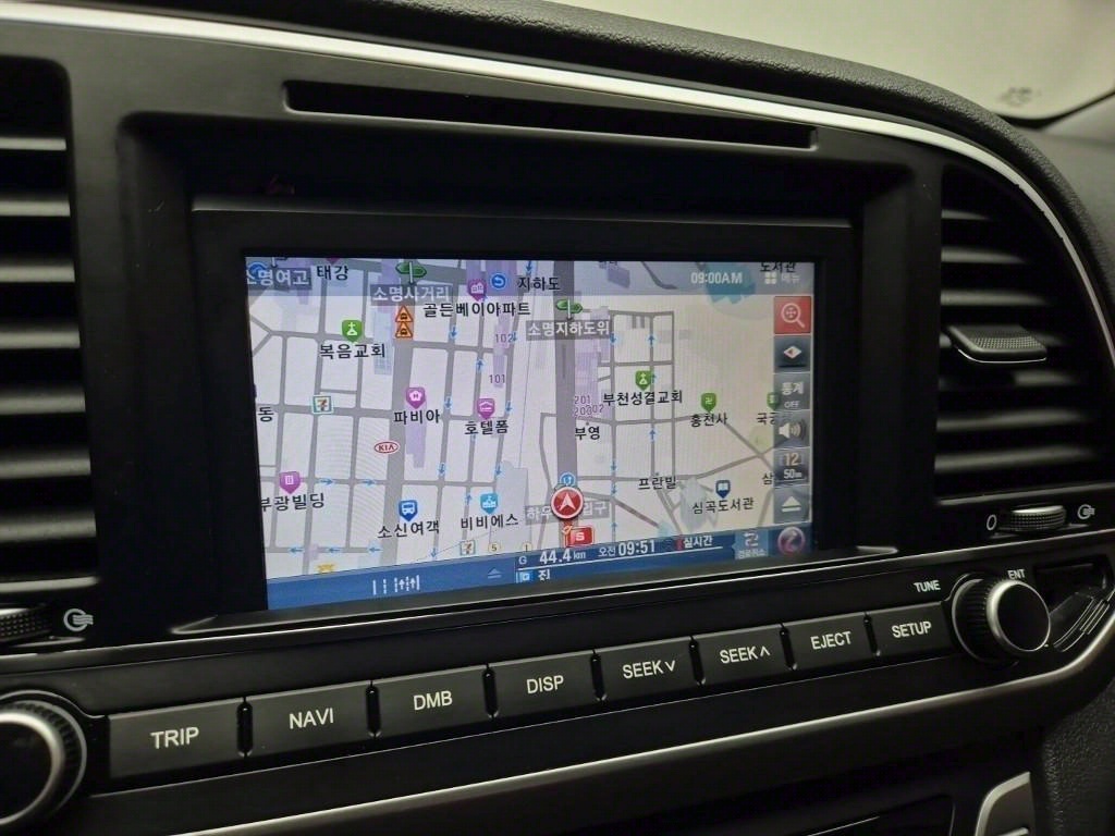 HYUNDAI Avante - Vista 9