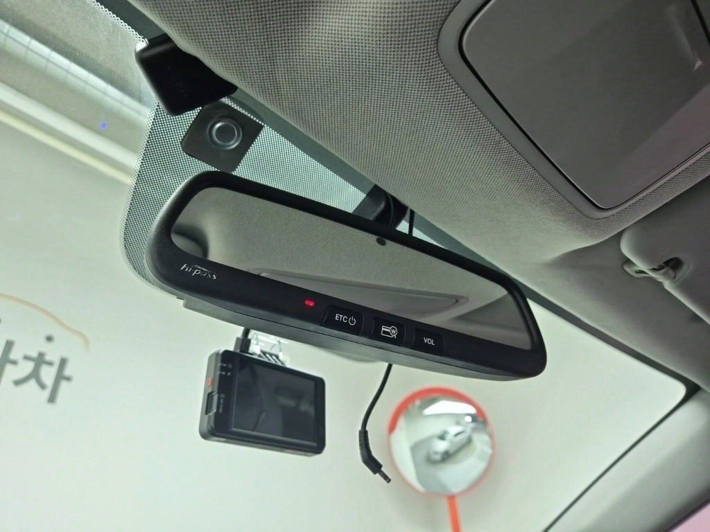 HYUNDAI Avante - Vista 12