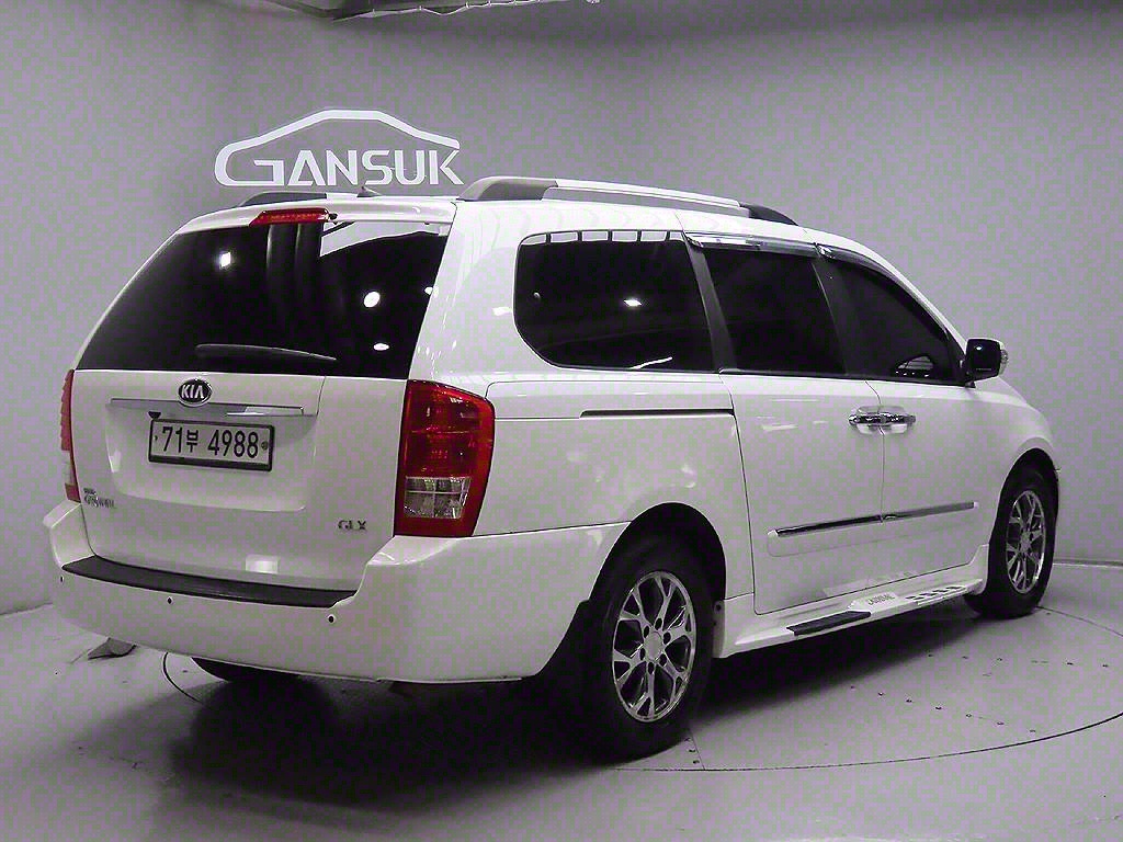 KIA Carnival - Vista 7