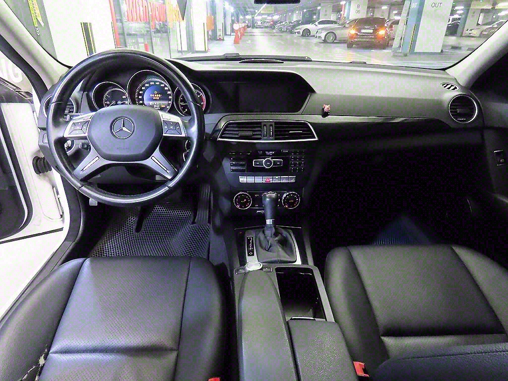 Mercedes Benz C Class - Vista 10