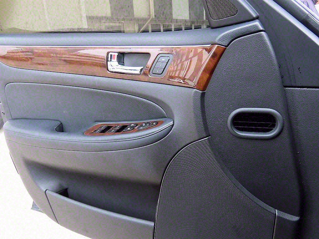 HYUNDAI Genesis - Vista 11