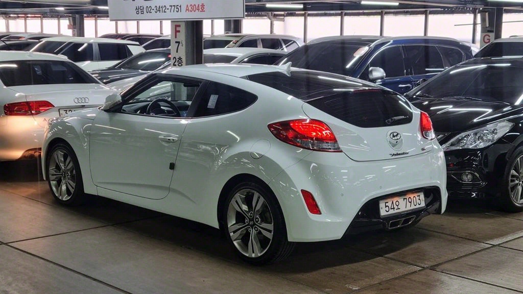HYUNDAI Veloster - Vista 4