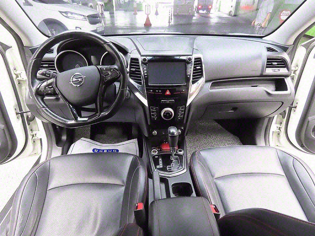 Ssangyong Tivoli 2017 Blanco - Importación desde Corea - HF Imports Iquique - Foto 12
