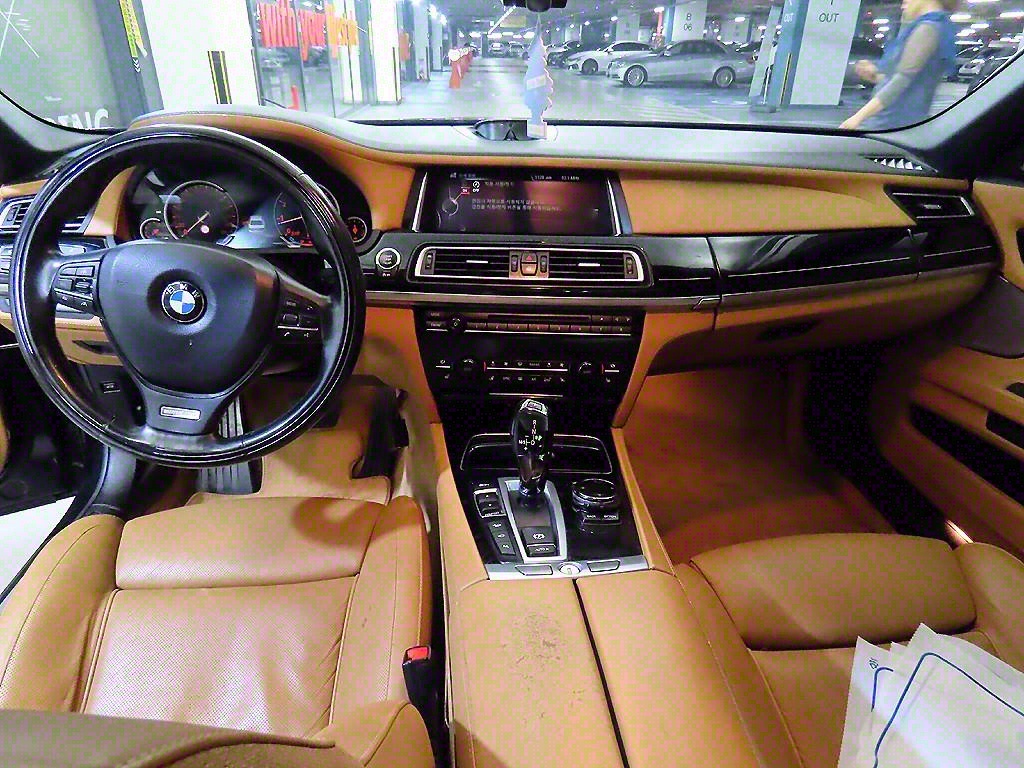 BMW 7 Series - Vista 10