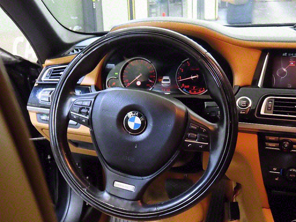 BMW 7 Series - Vista 8