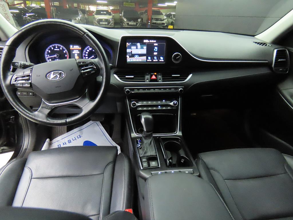 HYUNDAI Grandeur - Vista 7