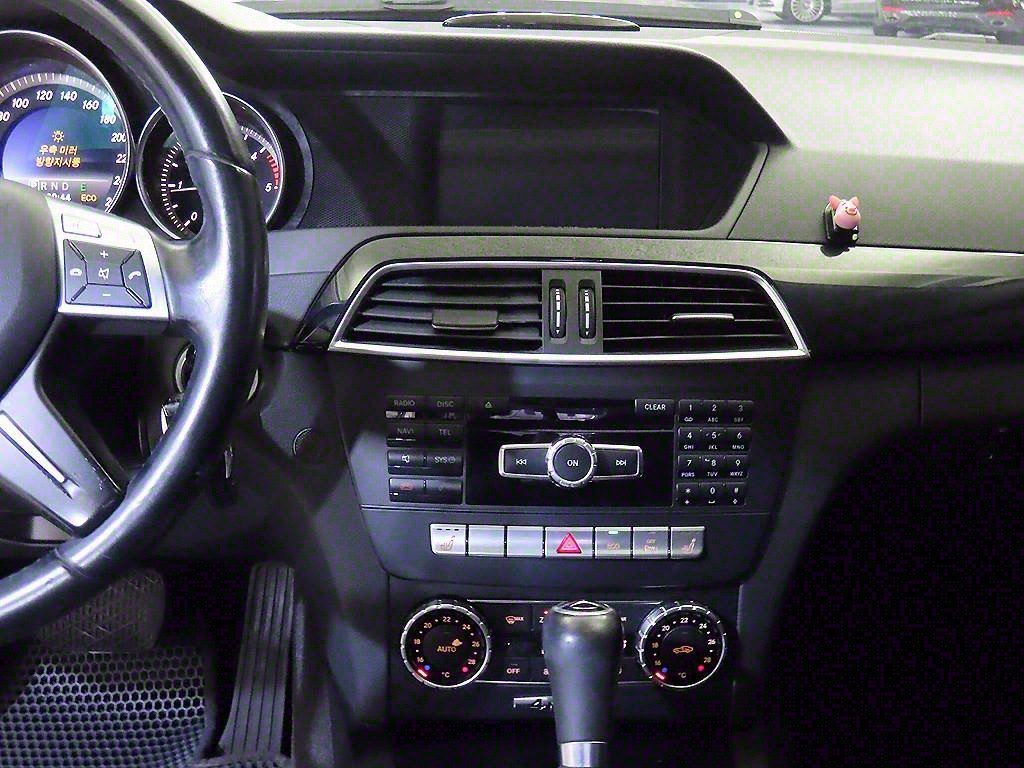 Mercedes Benz C Class - Vista 11