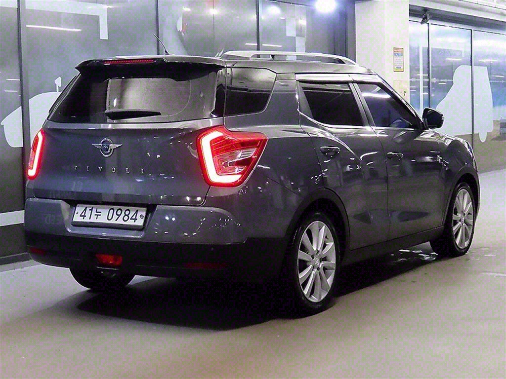Ssangyong Tivoli - Vista 4