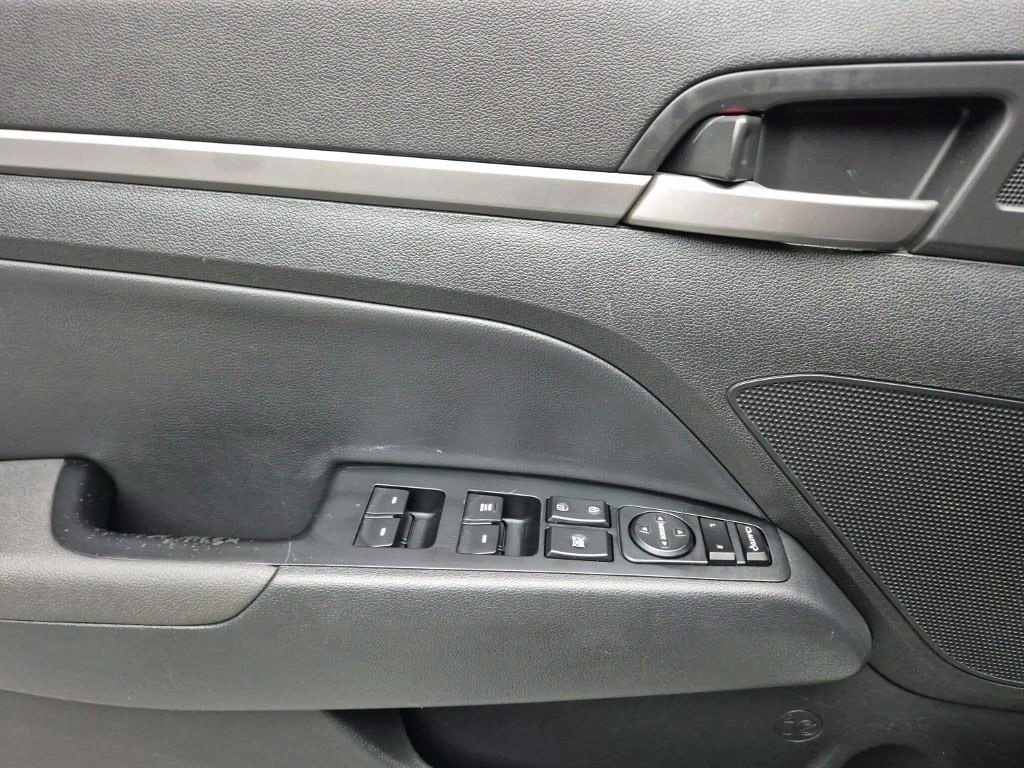 HYUNDAI Avante 2016 Plateado - Importación desde Corea - HF Imports Iquique - Foto 15