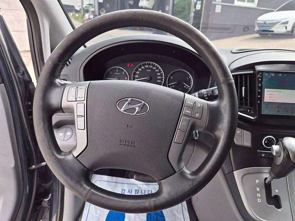 HYUNDAI Starex - Vista 9