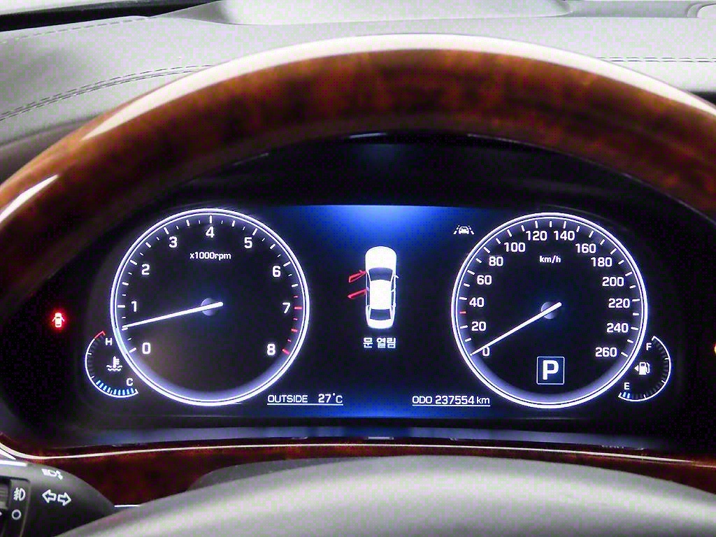 HYUNDAI Equus - Vista 5