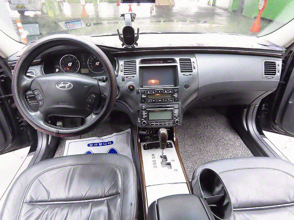 HYUNDAI Grandeur 2010 Negro - Importación desde Corea - HF Imports Iquique - Foto 9