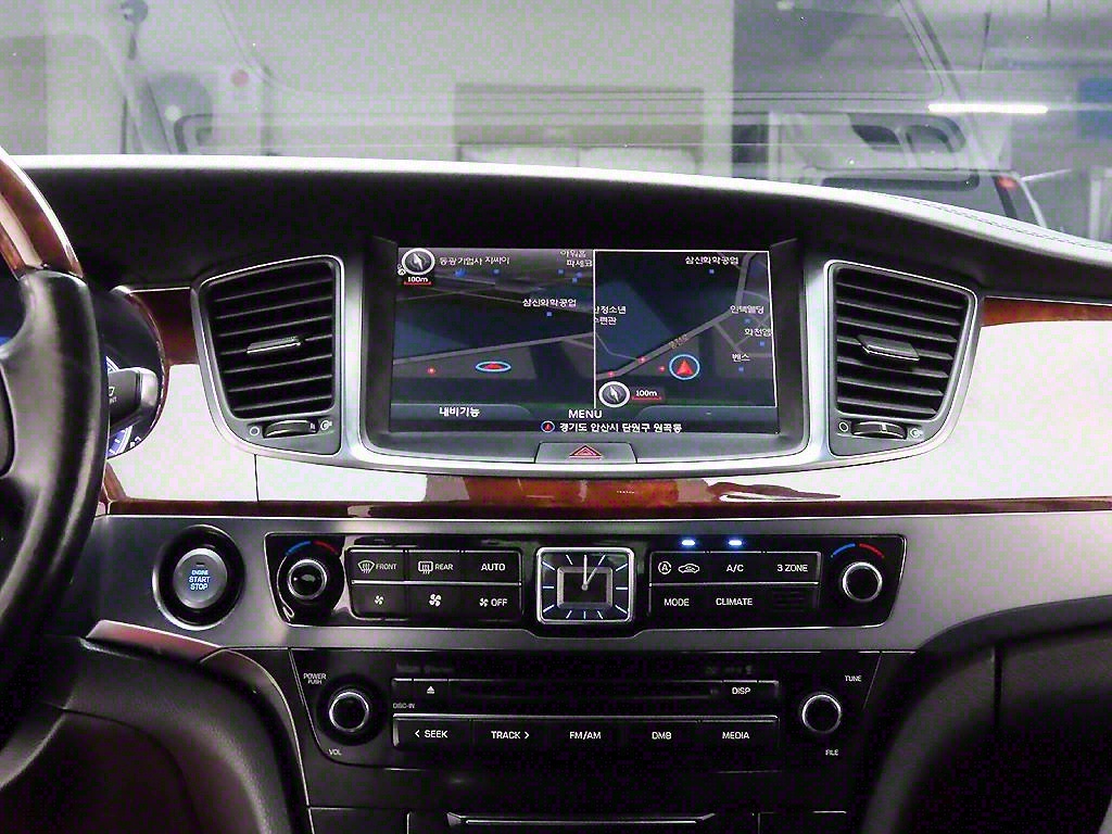 HYUNDAI Equus - Vista 8