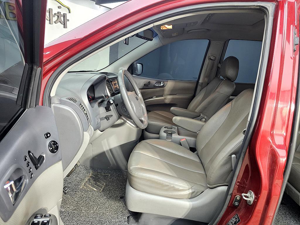 KIA Carnival - Vista 7