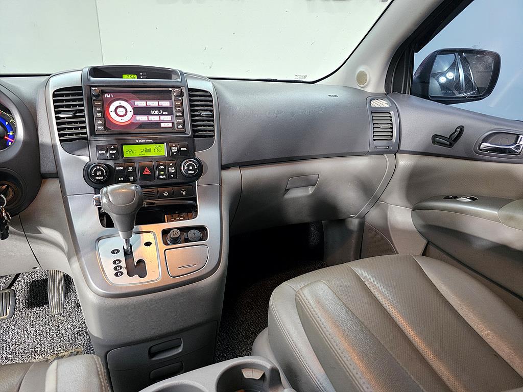KIA Carnival - Vista 9