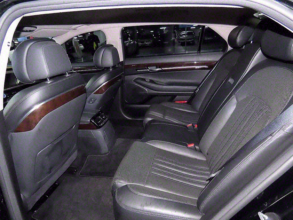 Genesis EQ900 - Vista 7