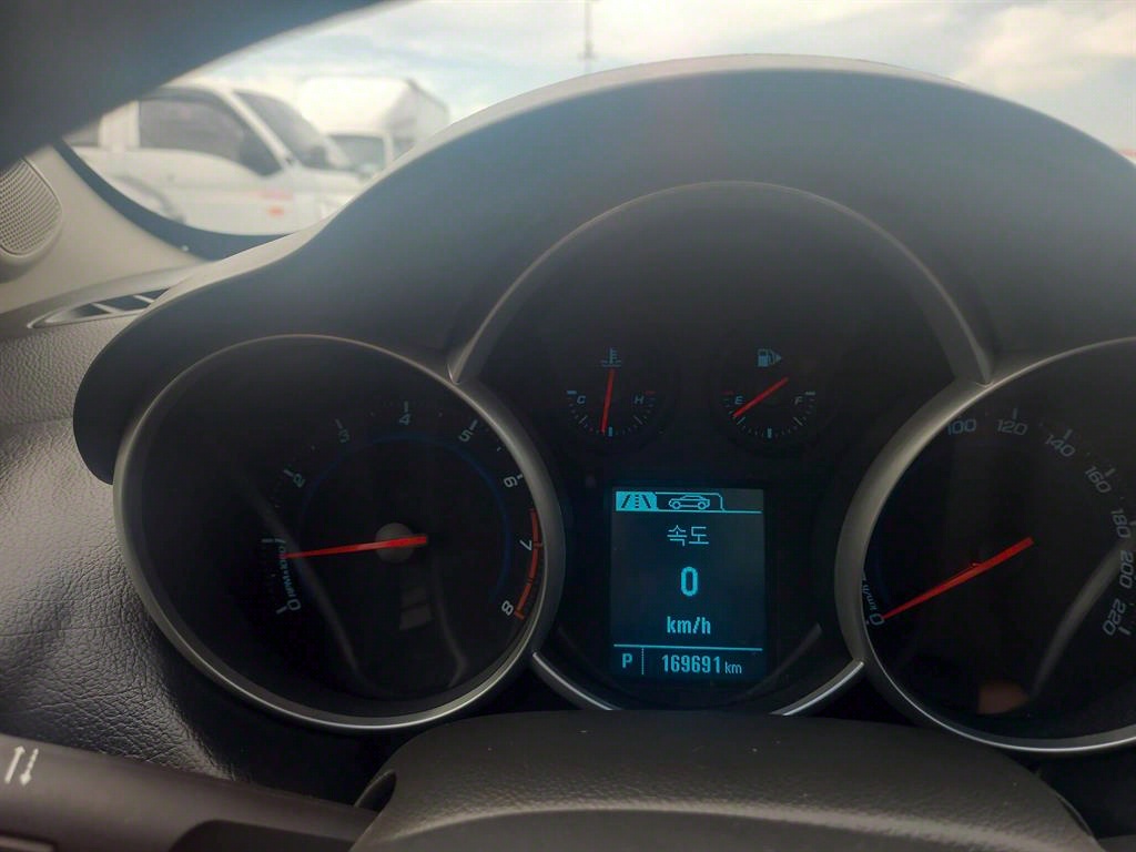 Chevrolet Cruise - Vista 10