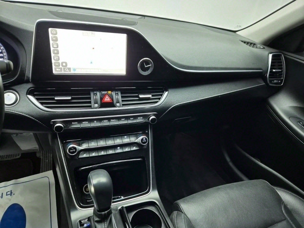 HYUNDAI Grandeur - Vista 10