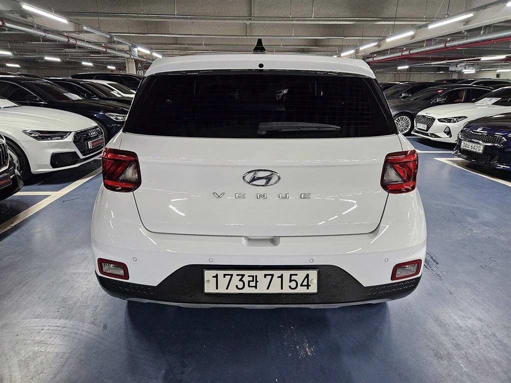 HYUNDAI Venue - Vista 4
