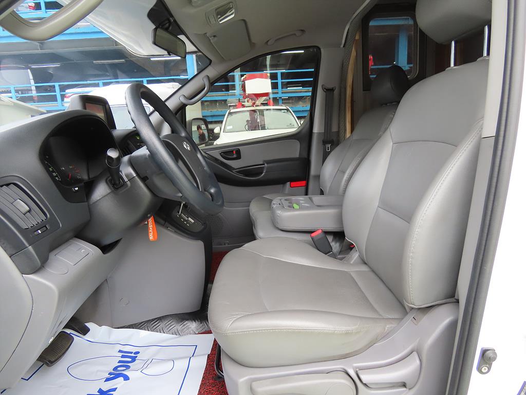 HYUNDAI Starex - Vista 9