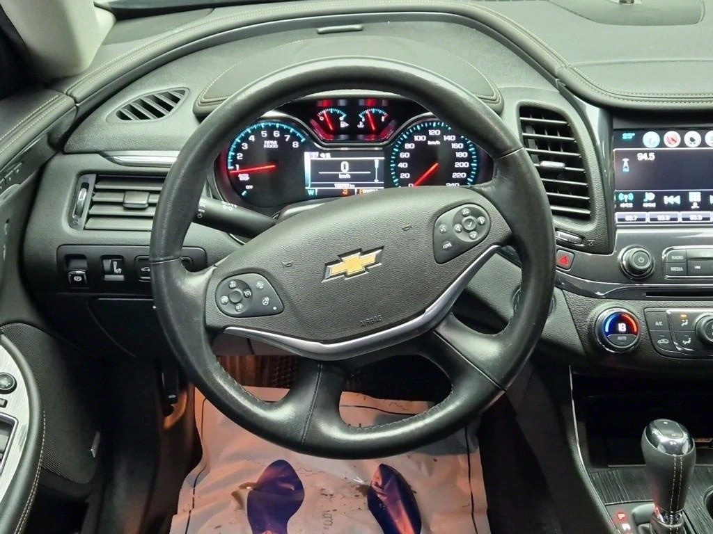 Chevrolet Impala - Vista 6