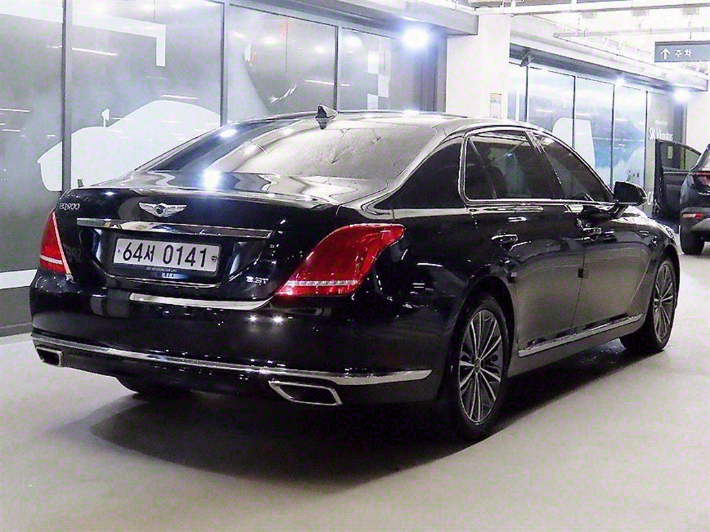 Genesis EQ900 - Vista 4