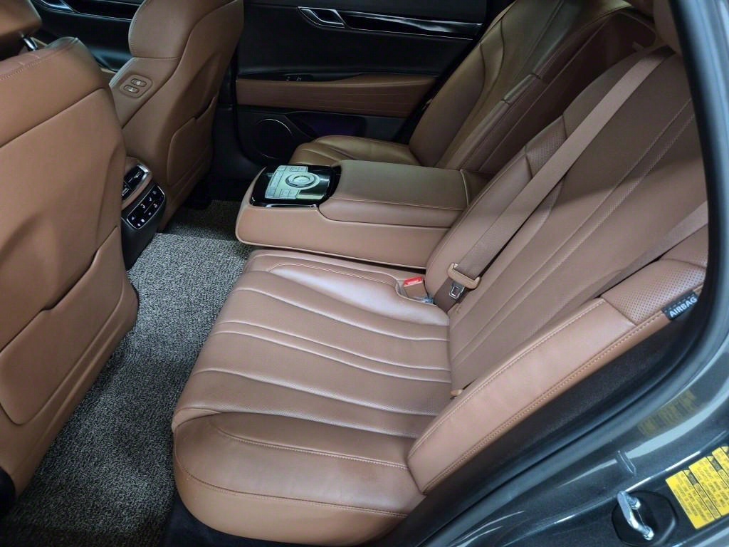 Genesis G80 - Vista 12