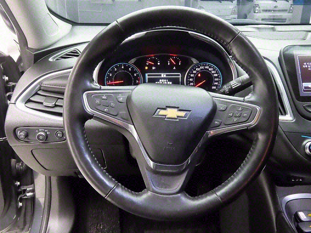 Chevrolet Malibu - Vista 7
