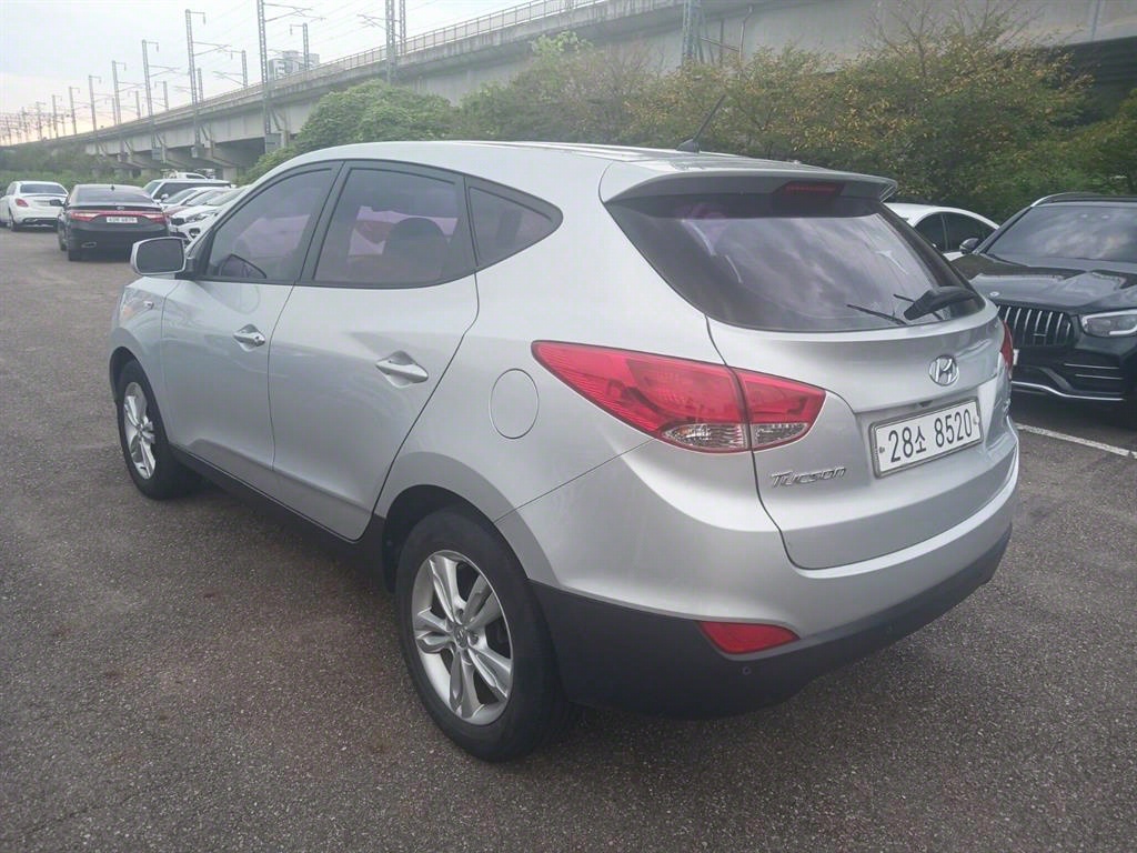 HYUNDAI Tucson 2011 Plateado - Importación desde Corea - HF Imports Iquique - Foto 18