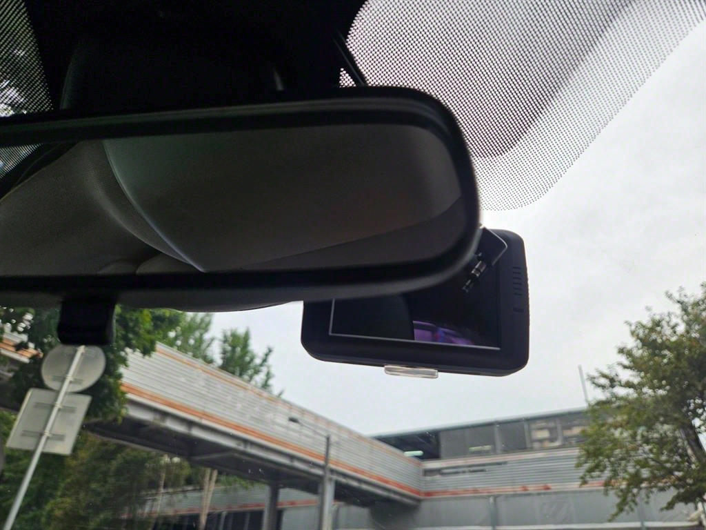 SAMSUNG QM6 - Vista 11