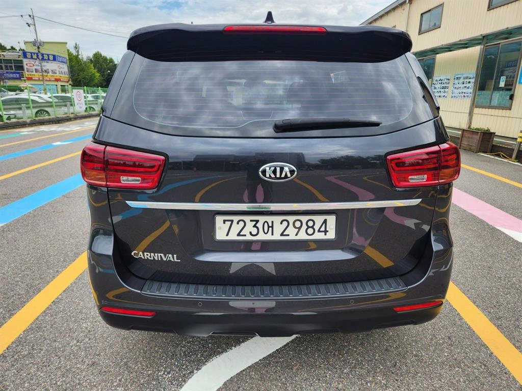 KIA Carnival - Vista 4