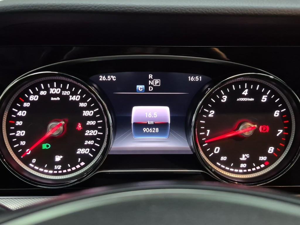 Mercedes Benz E class - Vista 7