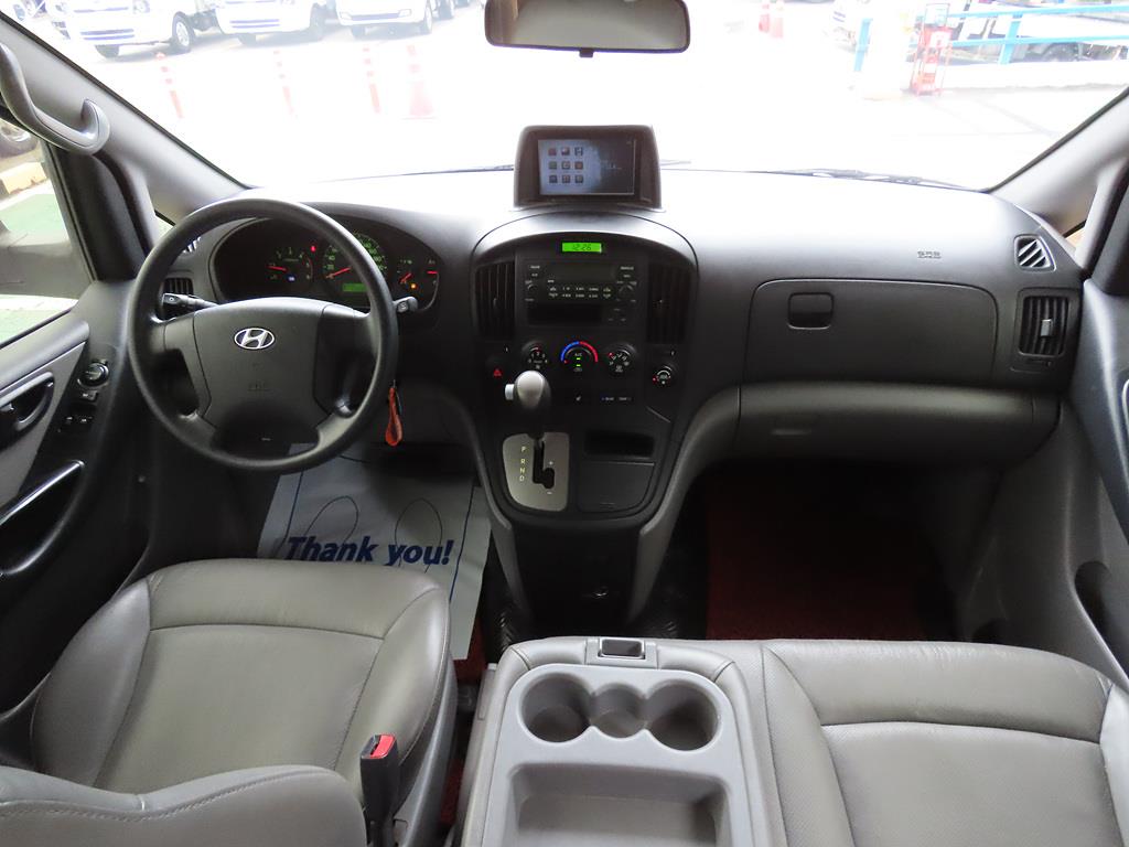 HYUNDAI Starex - Vista 7