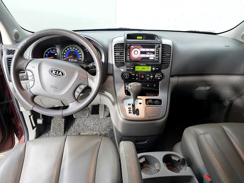 KIA Carnival - Vista 5