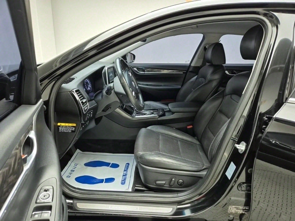 HYUNDAI Grandeur - Vista 11