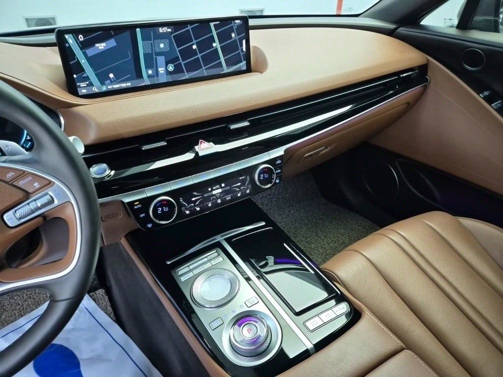Genesis G80 - Vista 10