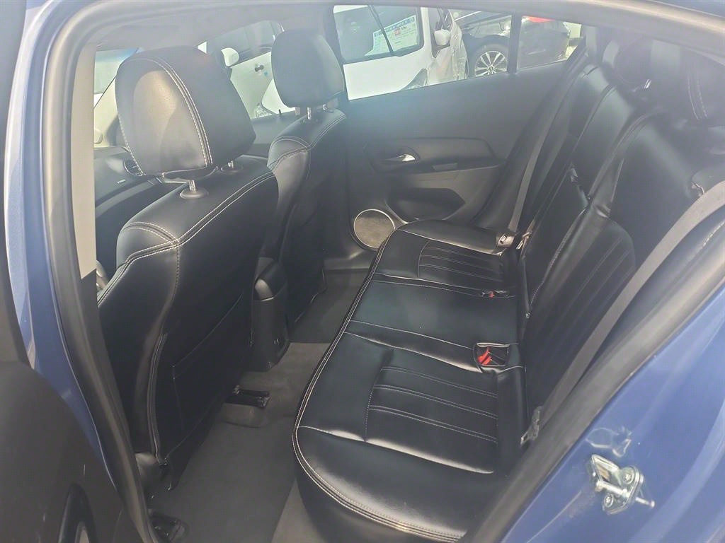 Chevrolet Cruise - Vista 5