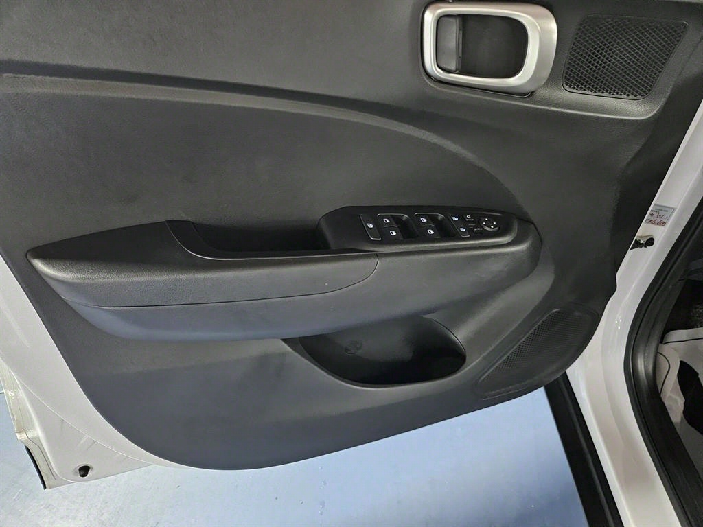 HYUNDAI Venue - Vista 11