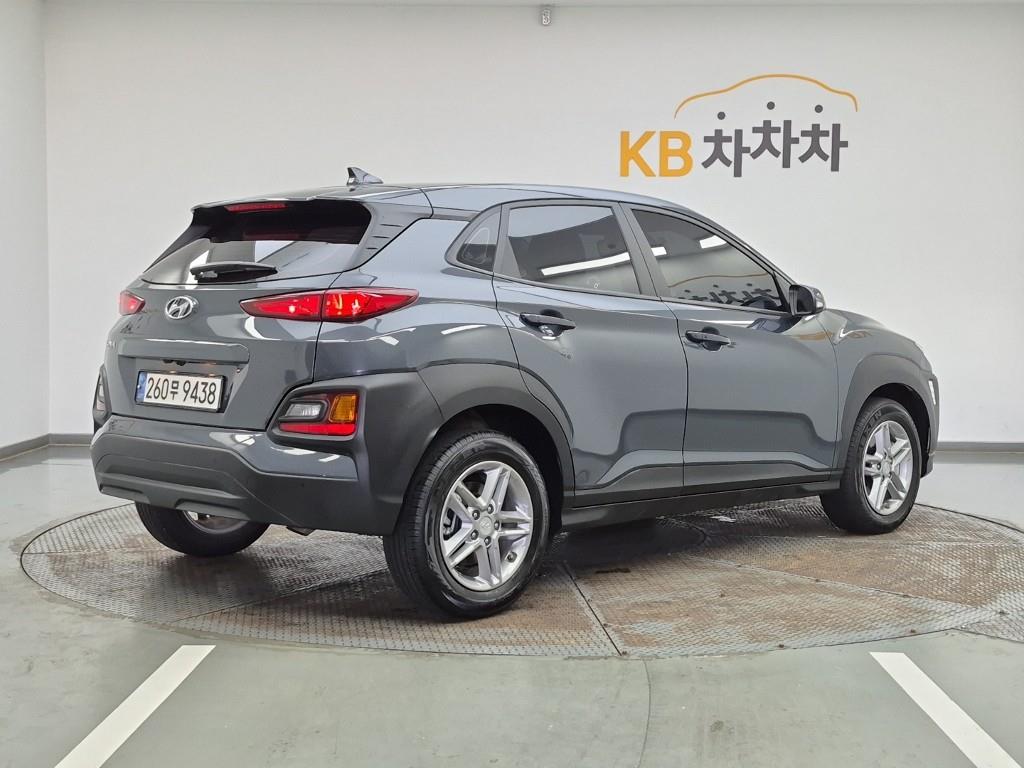HYUNDAI Kona - Vista 4