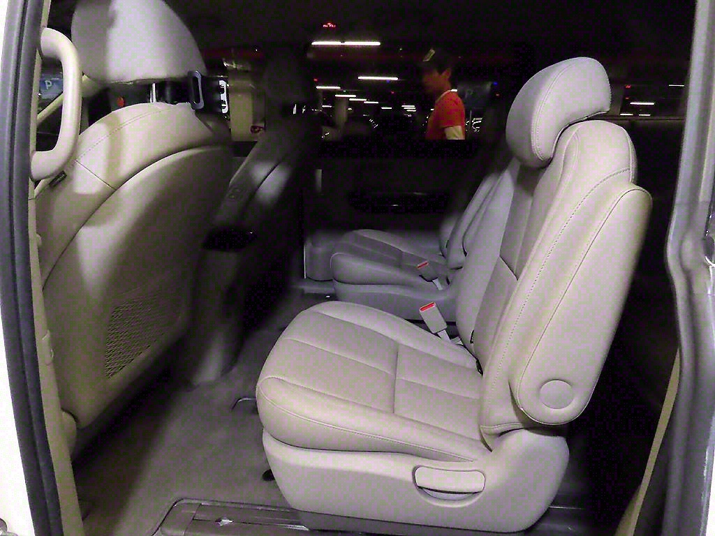 KIA Carnival - Vista 7