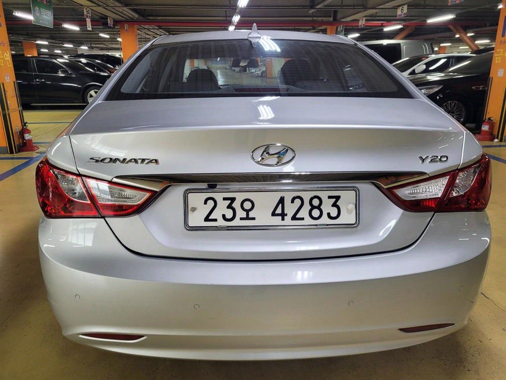 HYUNDAI Sonata - Vista 6