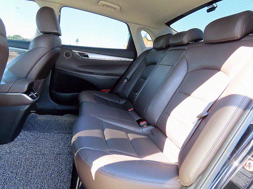 HYUNDAI Grandeur - Vista 6