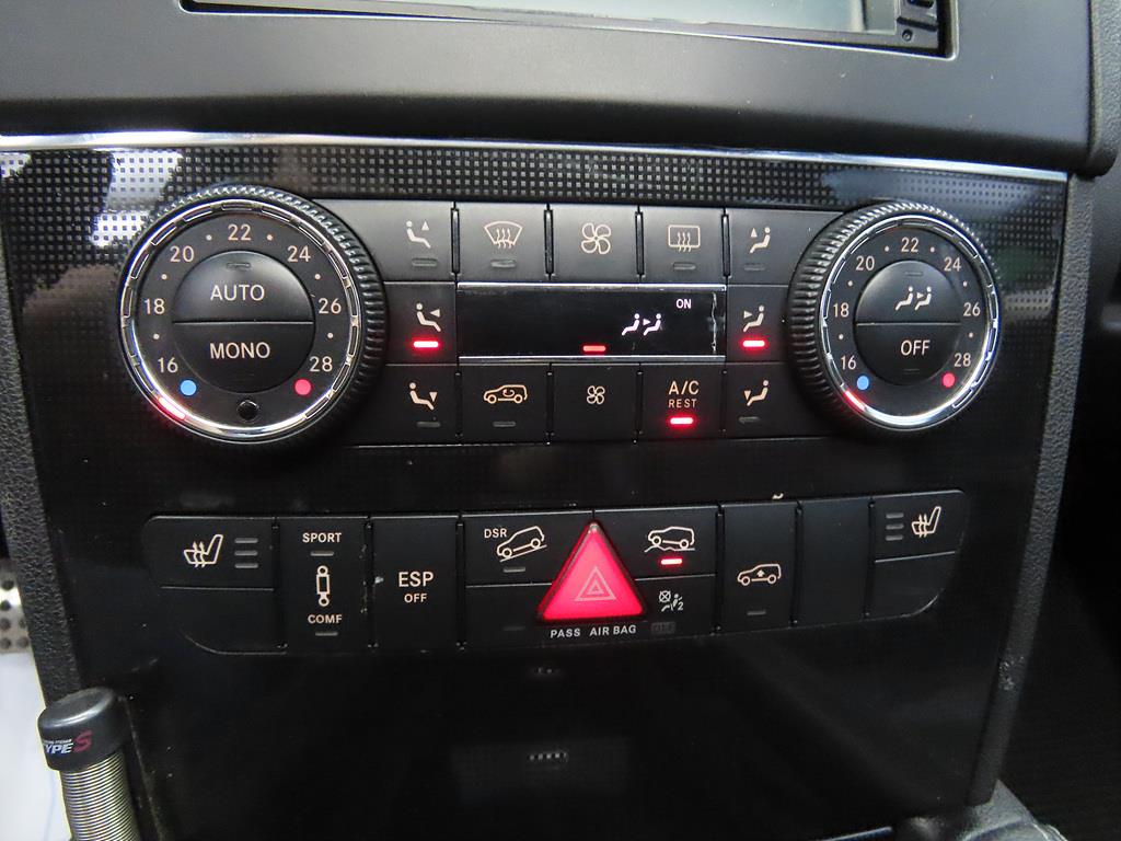 Mercedes Benz M Class - Vista 12