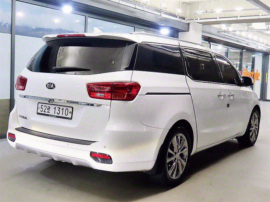 KIA Carnival - Vista 4