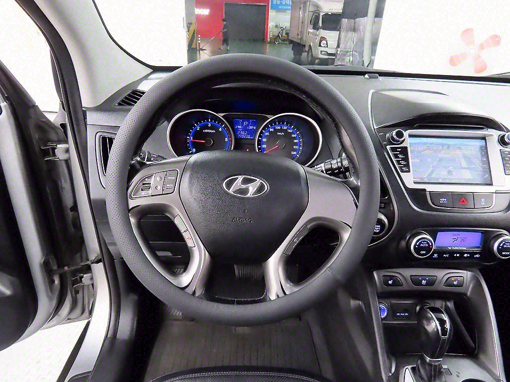 HYUNDAI Tucson - Vista 9