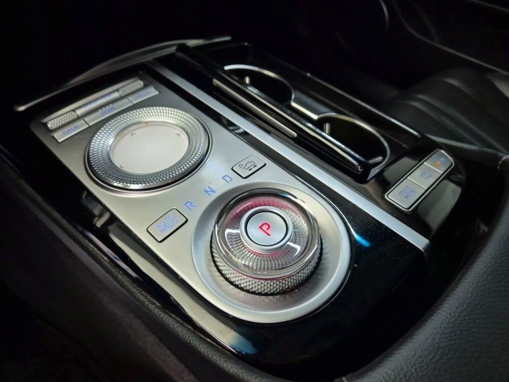 Genesis G80 - Vista 8