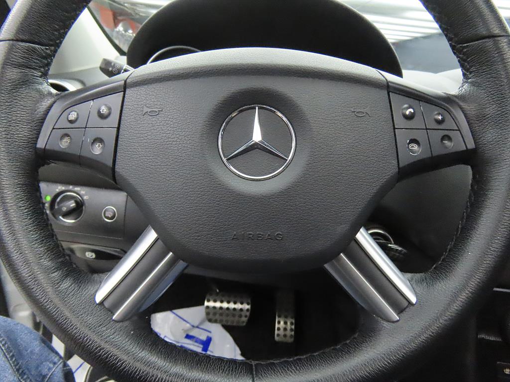 Mercedes Benz M Class - Vista 9