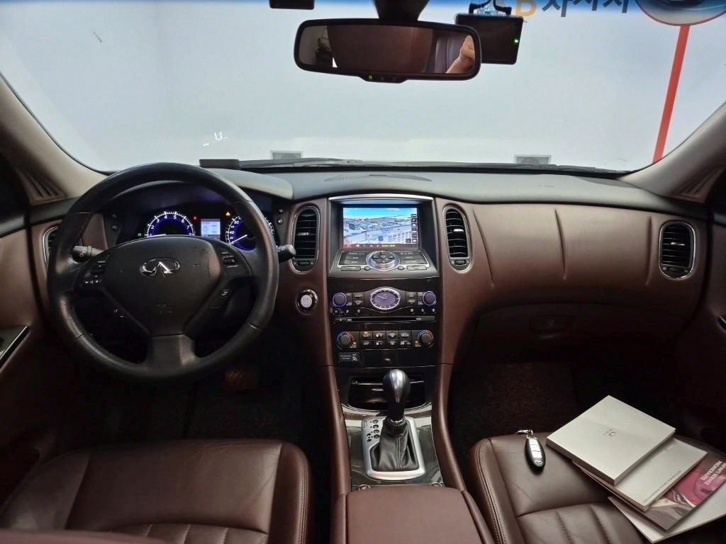 Infiniti QX - Vista 7