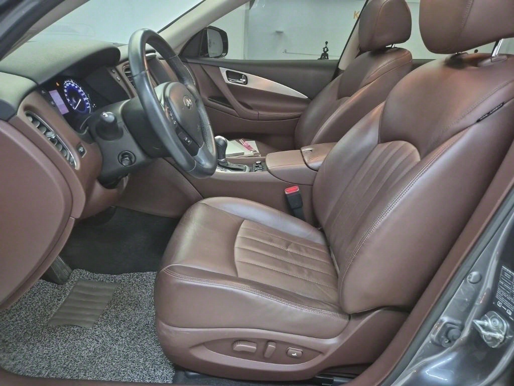 Infiniti QX - Vista 11