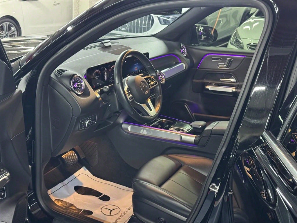 Mercedes Benz GLB Class - Vista 11